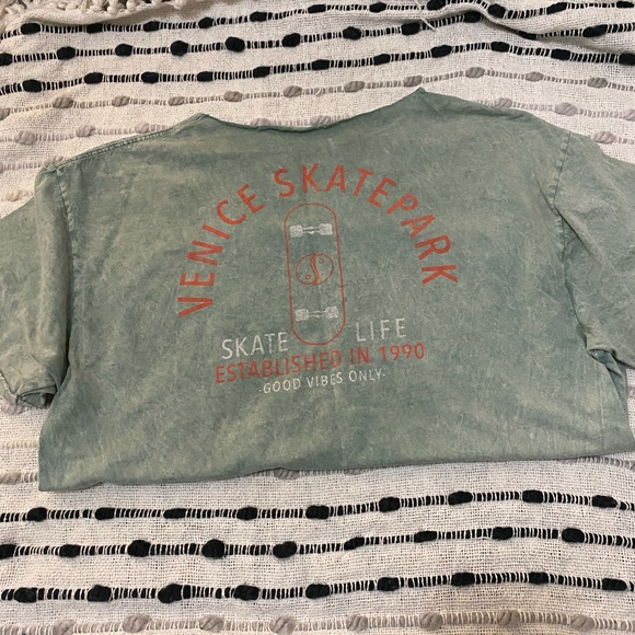 Distressed crop tee - Picture 2 of 2